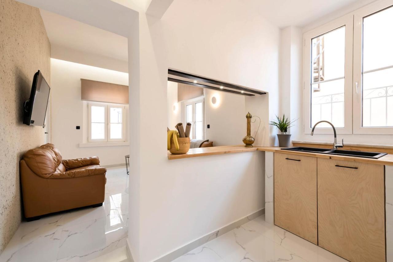 Alia Apartment *