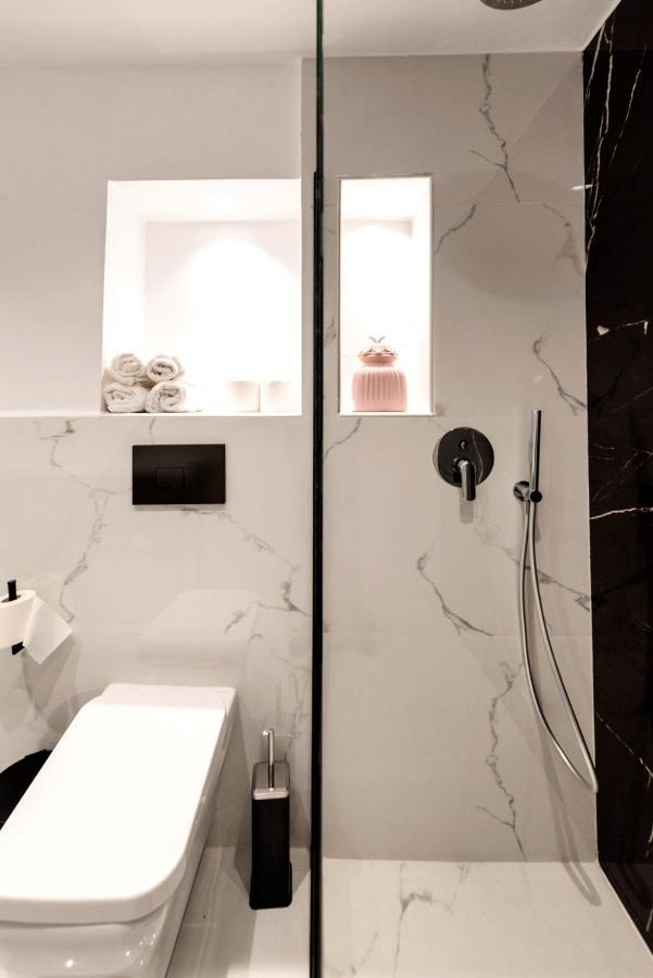 Alia Apartment